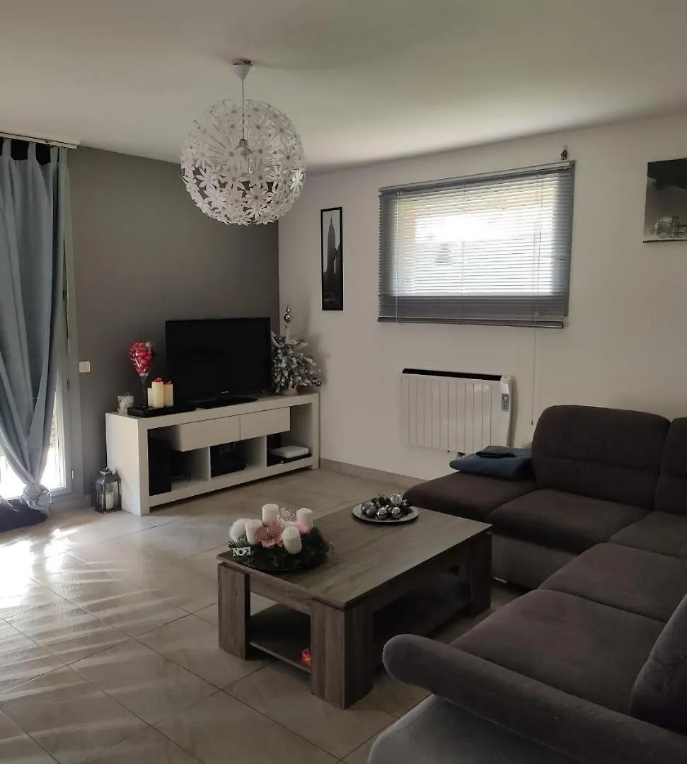 Tres Bel Appartement 3 Pieces + Jardin + Parking Divonne-les-Bains