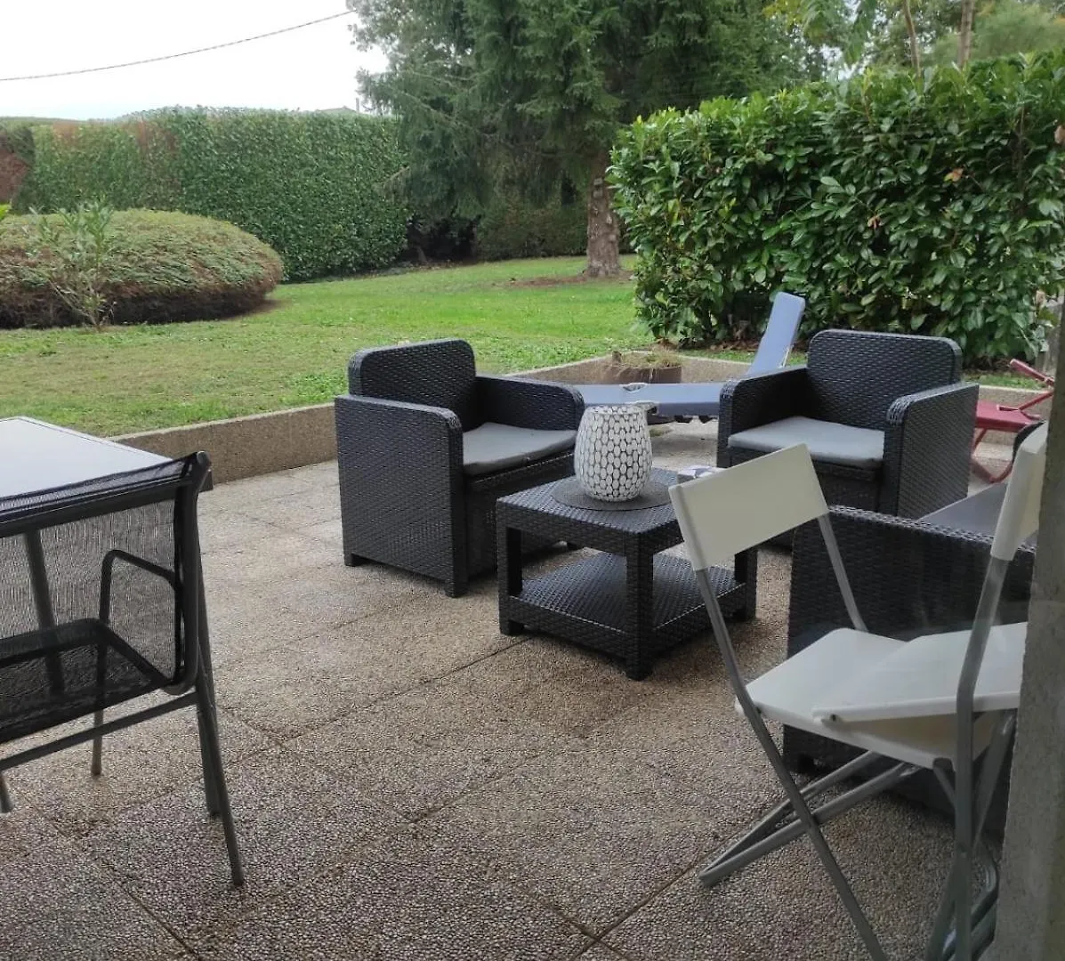 Tres Bel Appartement 3 Pieces + Jardin + Parking Divonne-les-Bains Apartment